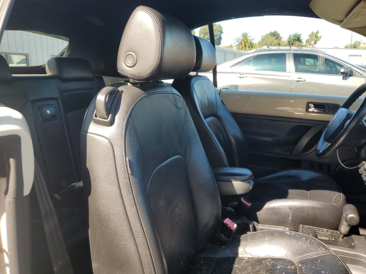 2007 Volkswagen New Beetle Convertible Option Package 2 VIN: 3VWSF31Y97M401029 Lot: 86524555