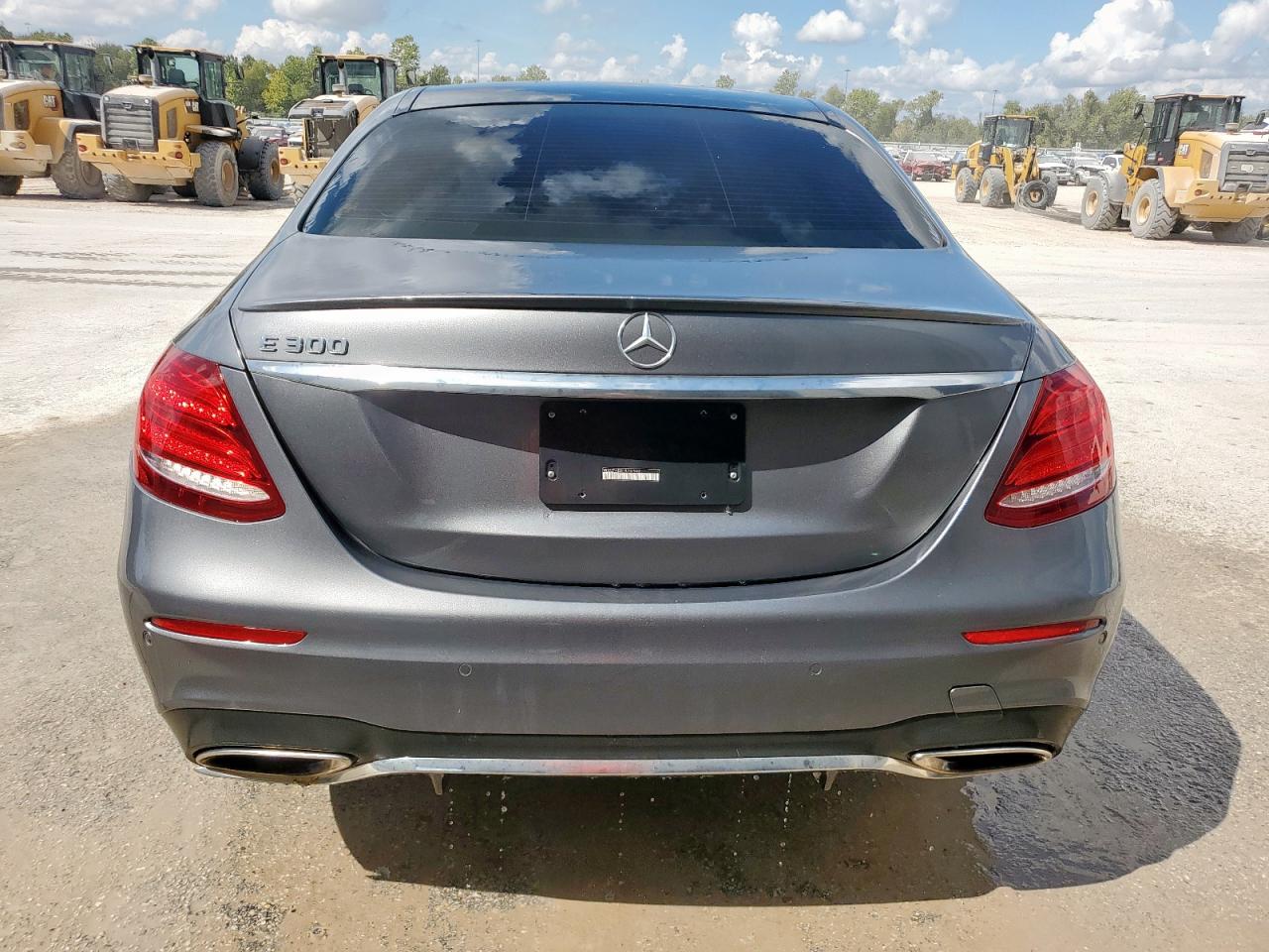 2017 Mercedes-Benz E 300 VIN: WDDZF4JB2HA207949 Lot: 85328425
