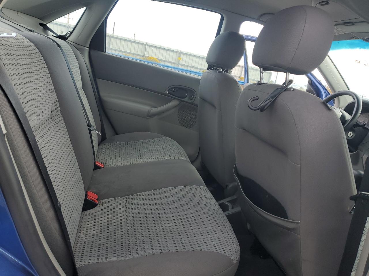 2005 Ford Focus Zx4 VIN: 1FAHP34N35W307372 Lot: 82217455