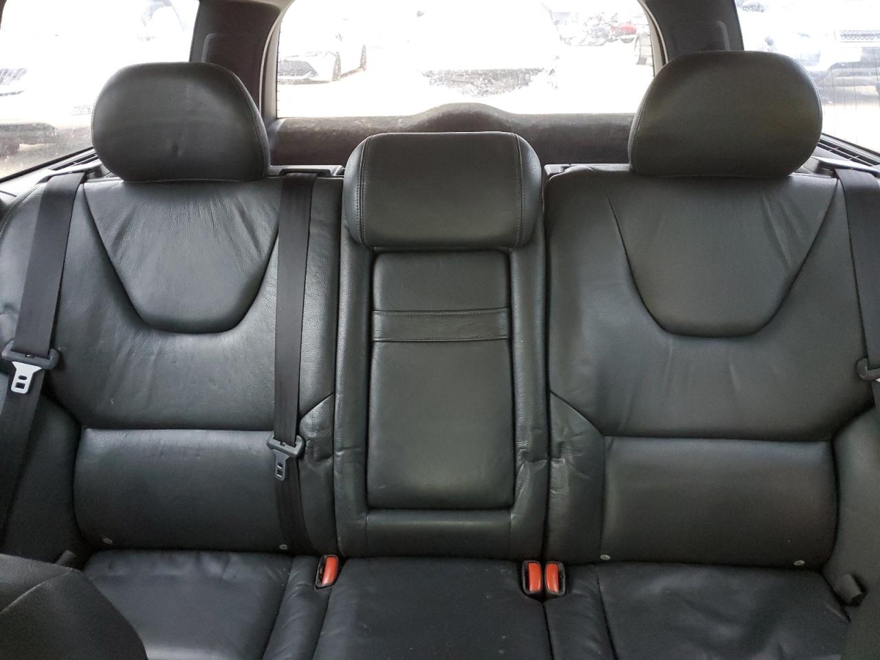 car-image car-image