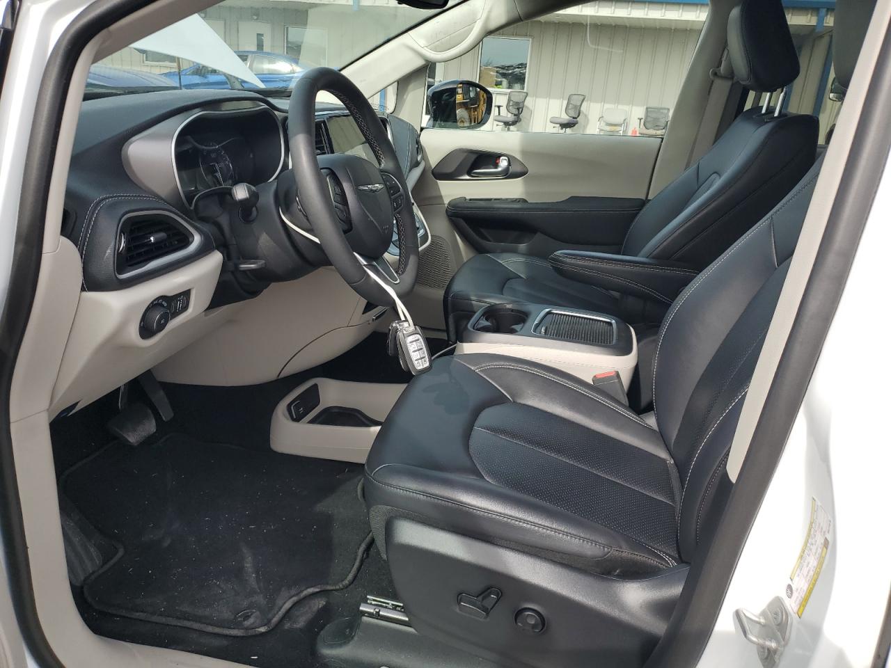 2024 Chrysler Pacifica Touring L VIN: 2C4RC1BG9RR114418 Lot: 89618255