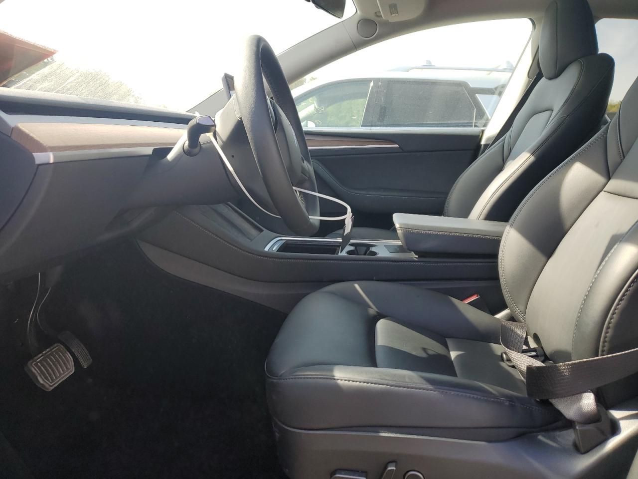 2023 Tesla Model Y VIN: 7SAYGDEE2PF860944 Lot: 84744005