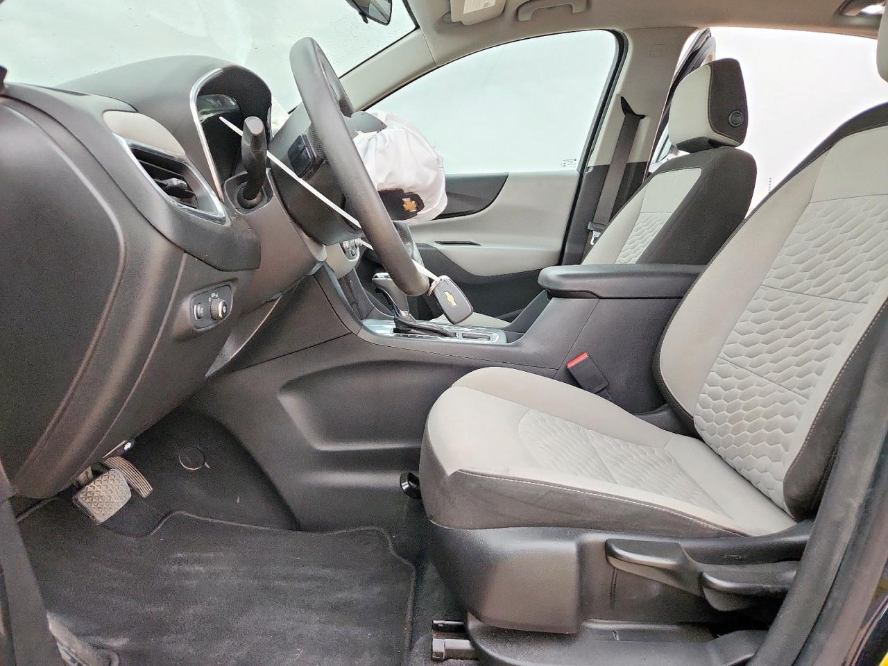 2020 Chevrolet Equinox Ls VIN: 3GNAXHEV2LS570766 Lot: 86243905