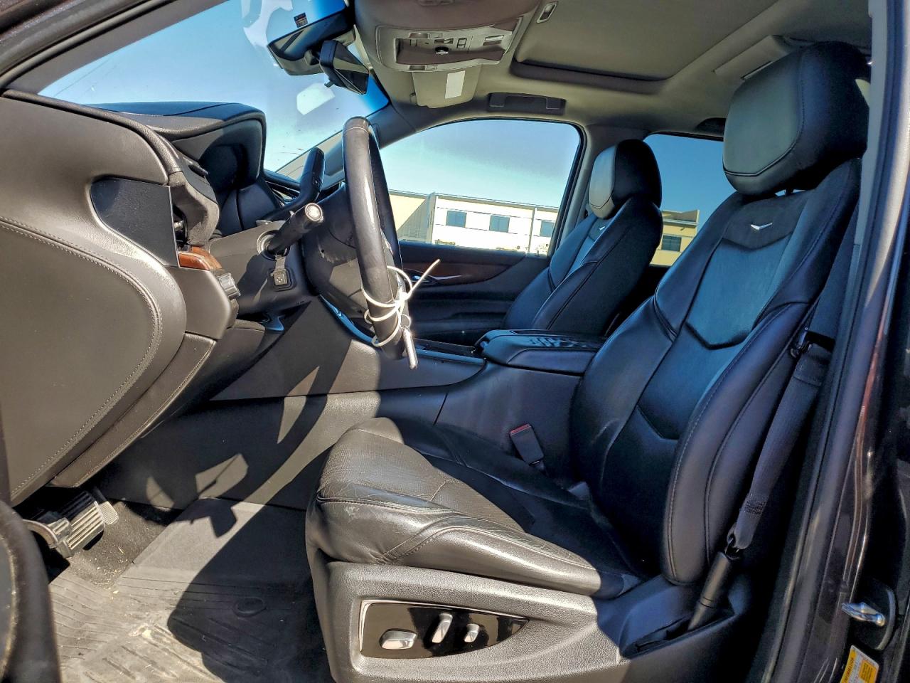 2018 Cadillac Escalade Esv Luxury VIN: 1GYS3HKJXJR110730 Lot: 90831675