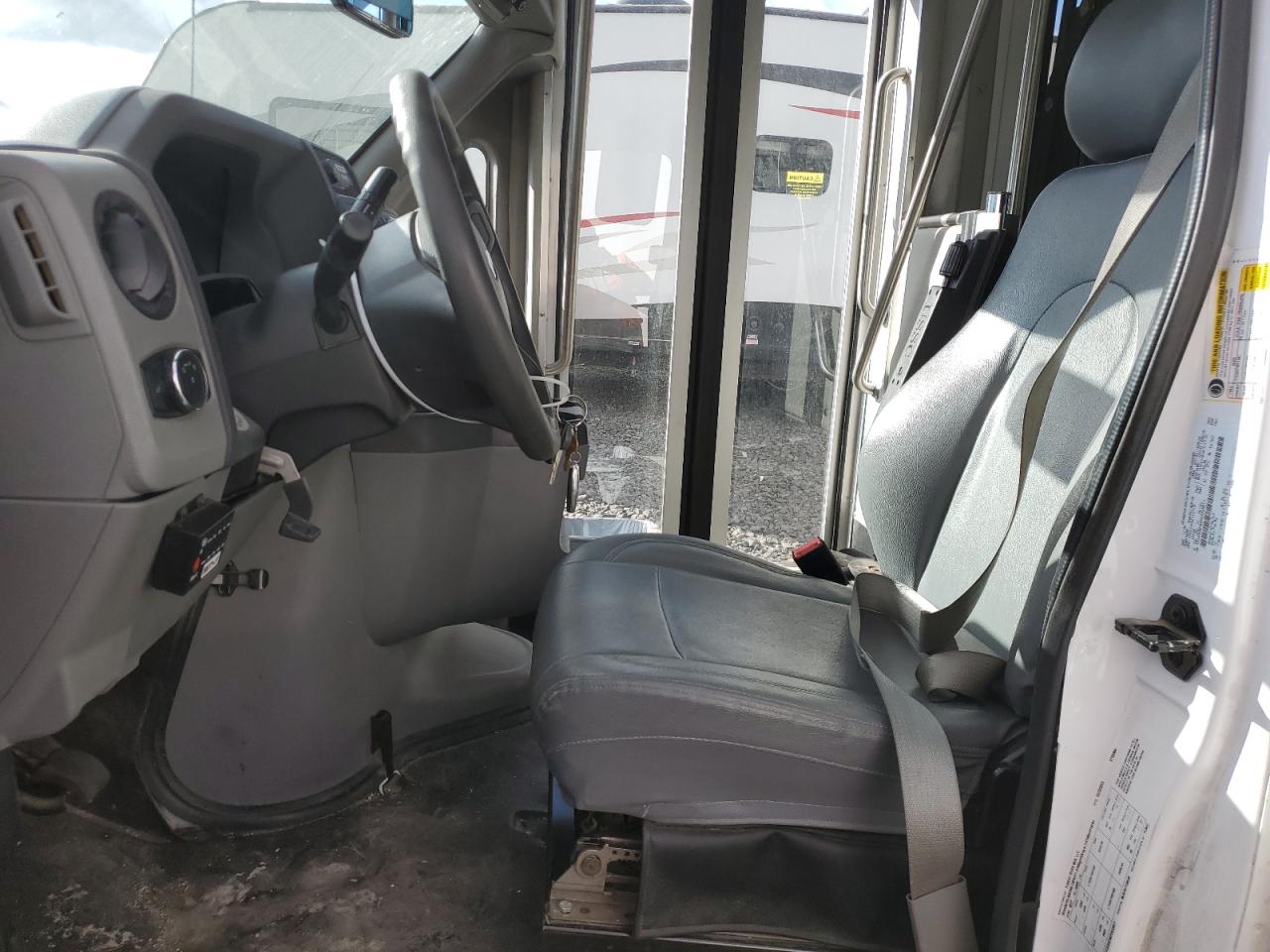 2023 Ford Econoline E450 Super Duty Cutaway Van VIN: 1FDFE4FN4PDD25917 Lot: 85005145