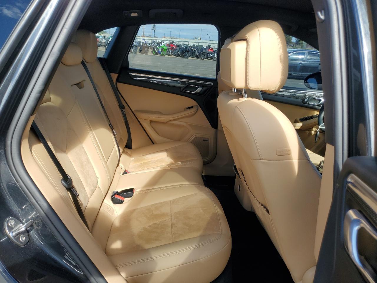 2018 Porsche Macan VIN: WP1AA2A58JLB15001 Lot: 82009425