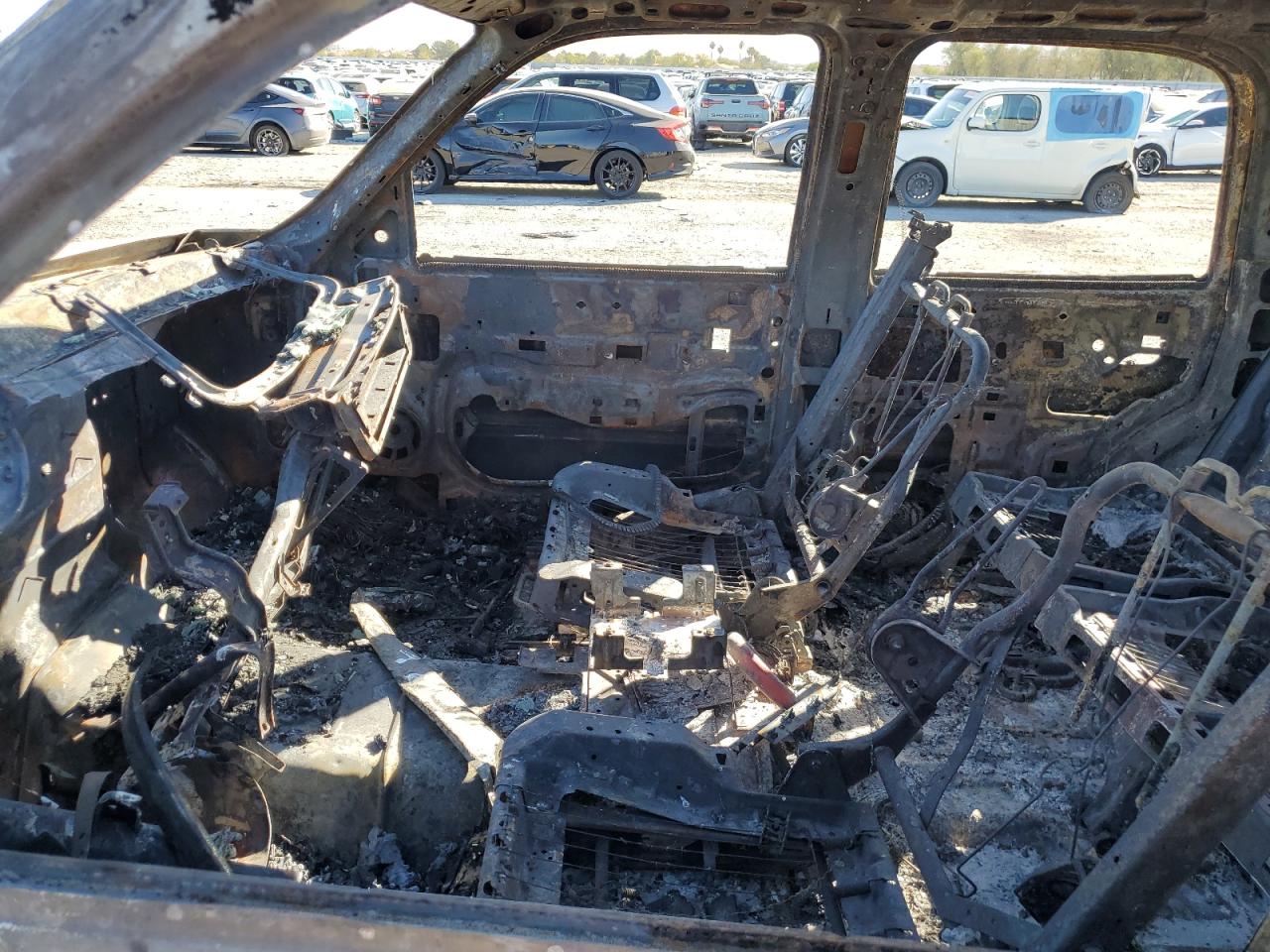 2003 Chevrolet Tahoe C1500 VIN: 1GNEC13T03R208931 Lot: 82666295