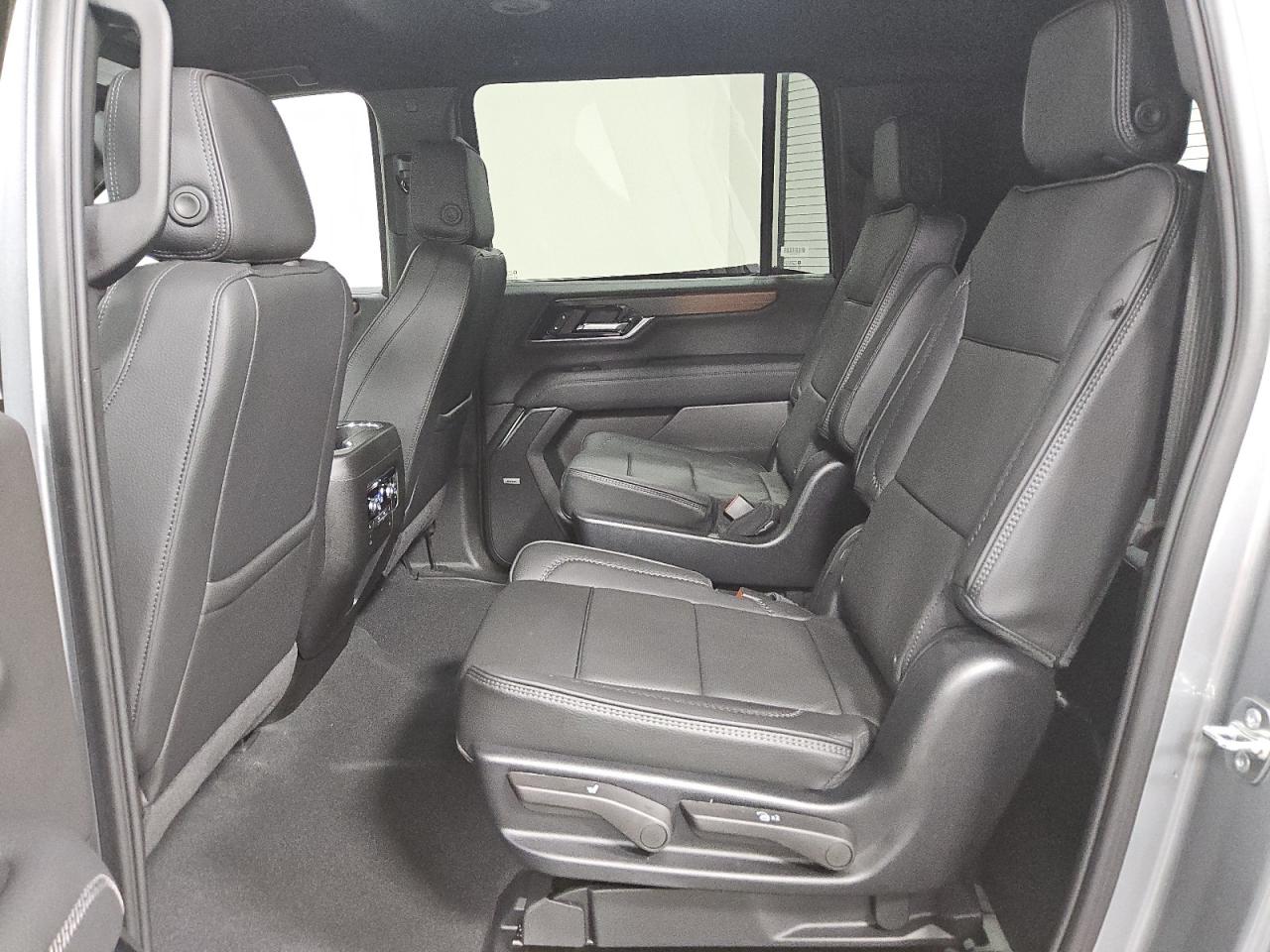 2025 GMC Yukon Xl Denali VIN: 1GKS2JRL9SR346735 Lot: 86296465