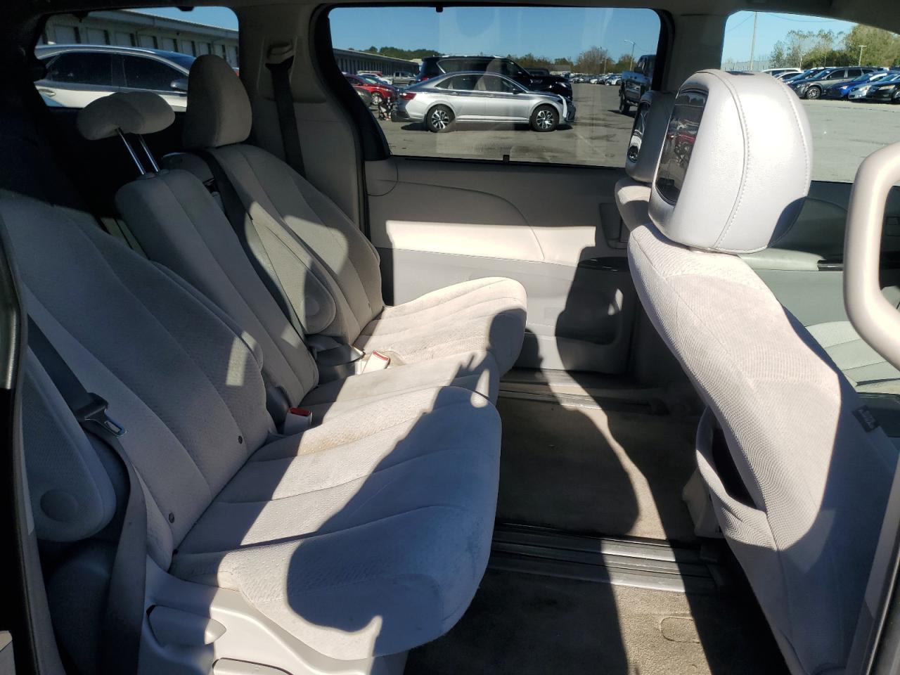2012 Toyota Sienna Le VIN: 5TDKK3DC7CS257604 Lot: 87441625