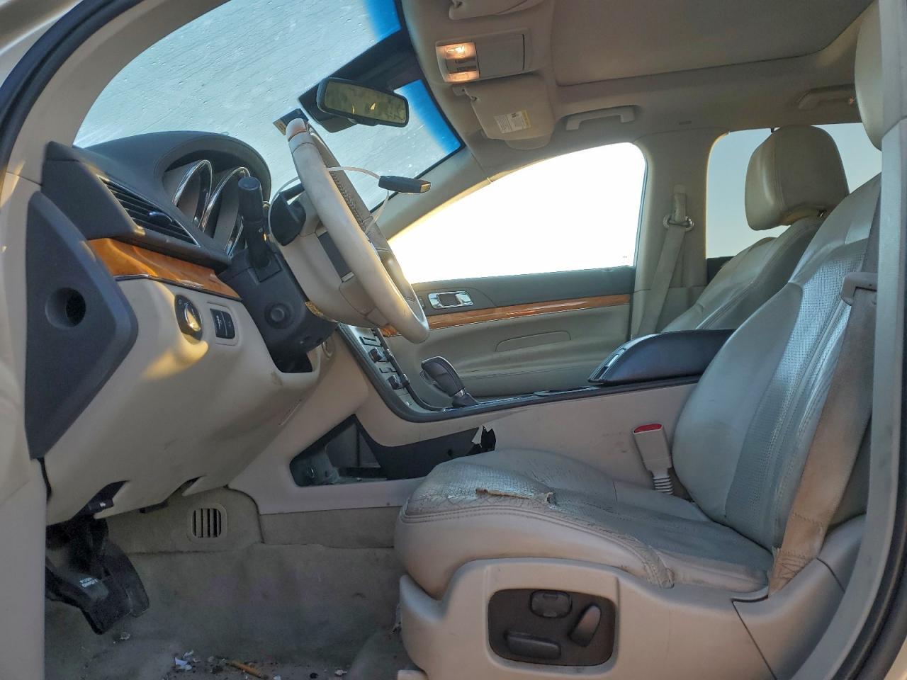 2010 Lincoln Mkt VIN: 2LMHJ5FR0ABJ06094 Lot: 90460085