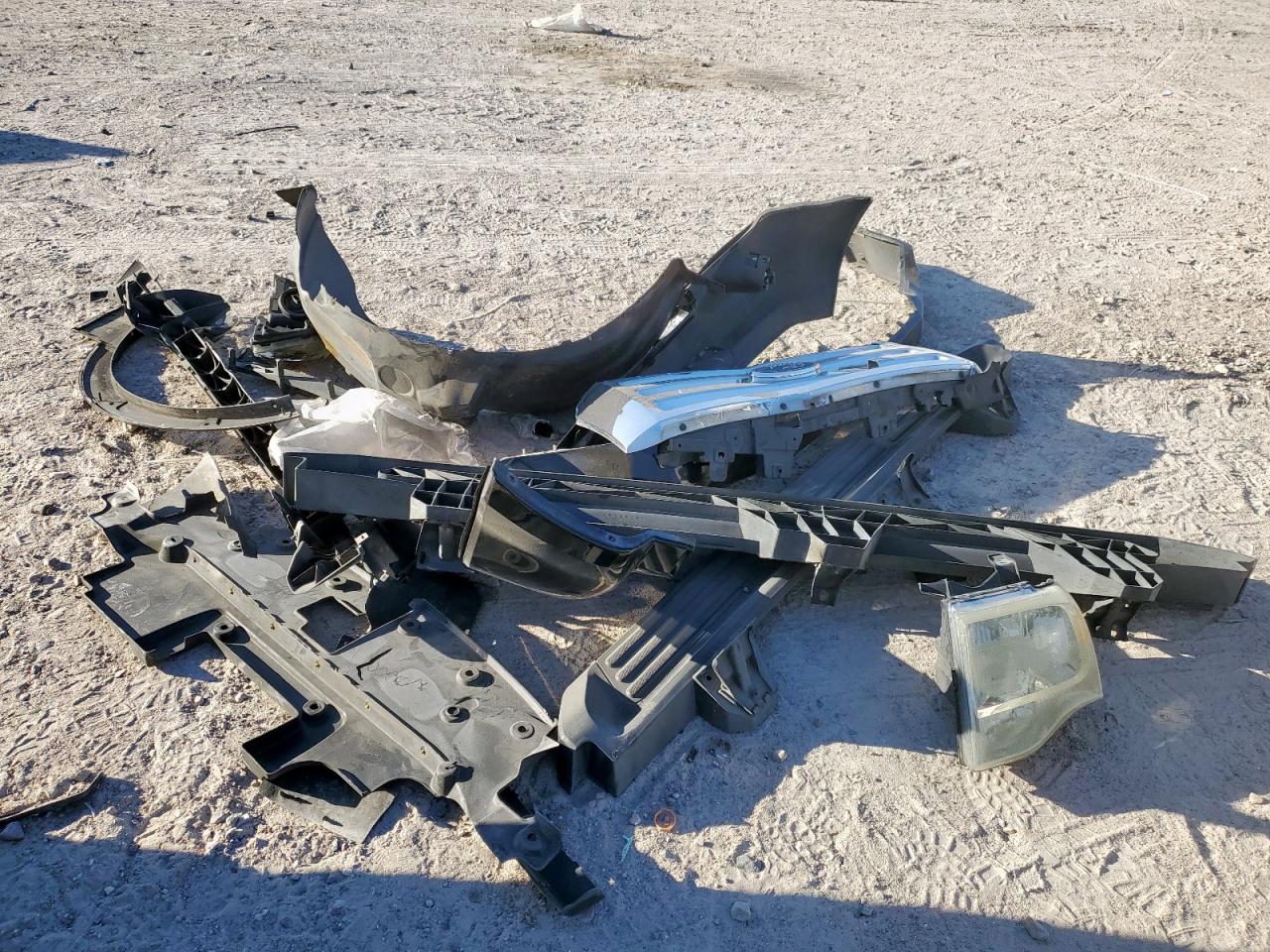 2011 Ford Expedition Xlt VIN: 1FMJU1H58BEF02593 Lot: 82413535