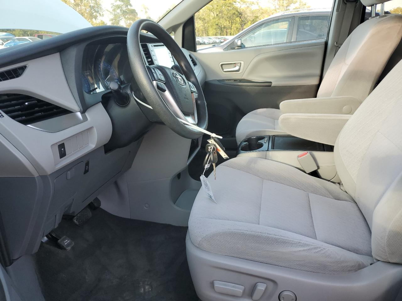 2020 Toyota Sienna Le VIN: 5TDKZ3DC4LS082725 Lot: 85890555