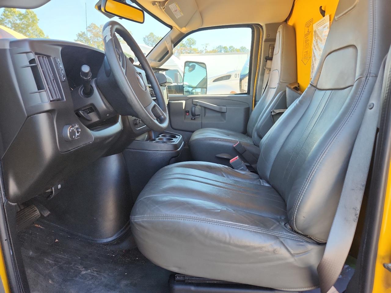 2022 GMC Savana Box Truck VIN: 7GZ37TC73NN006942 Lot: 87081955