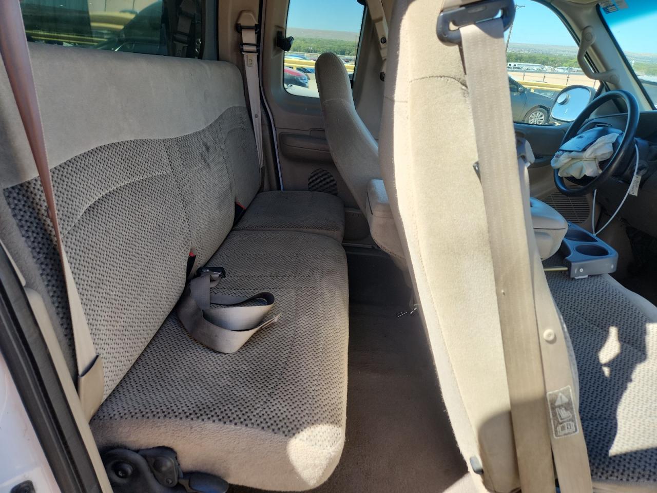 2000 Ford F150 VIN: 1FTRX17L4YKA28490 Lot: 83839995