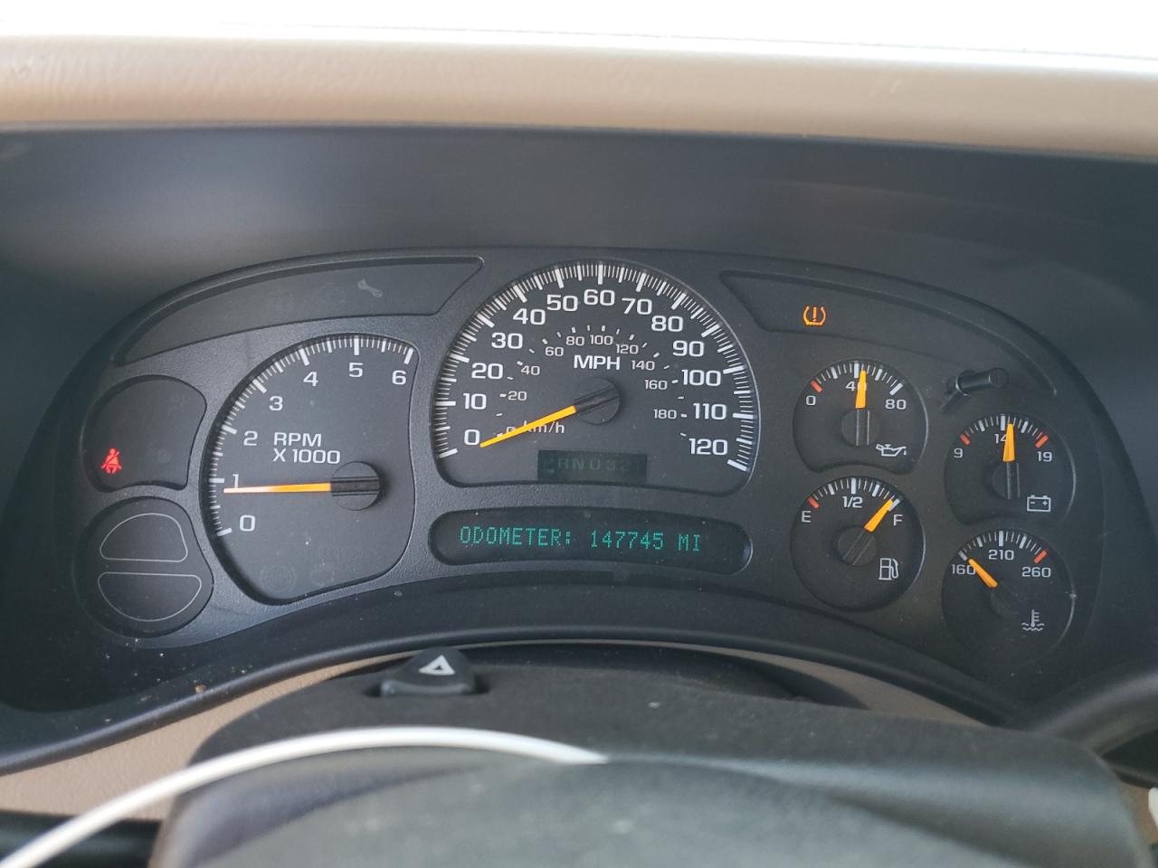 2005 Chevrolet Tahoe C1500 VIN: 1GNEC13T45R111363 Lot: 85571285