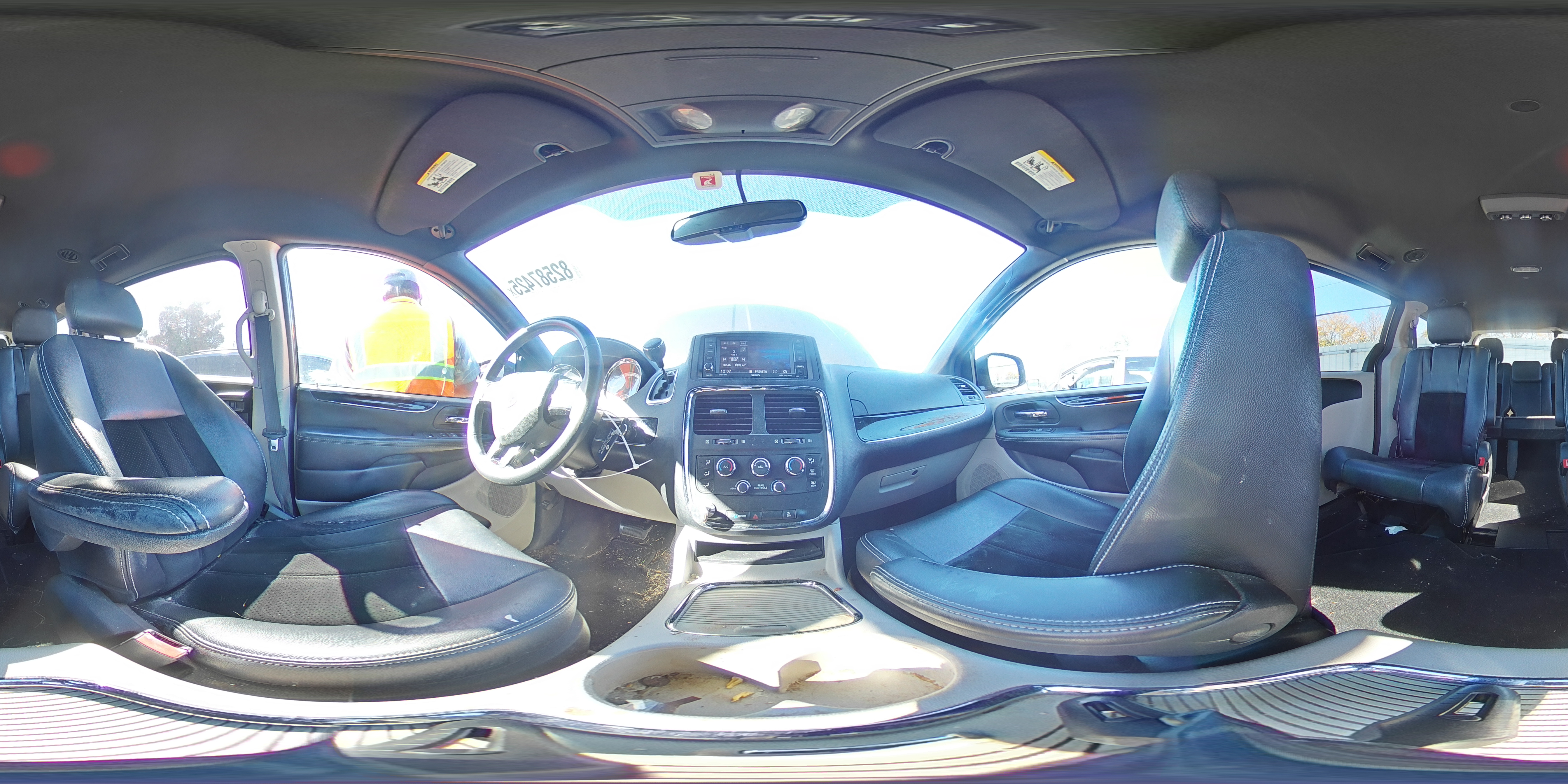 2017 Dodge Grand Caravan Sxt VIN: 2C4RDGCG8HR692880 Lot: 82587425