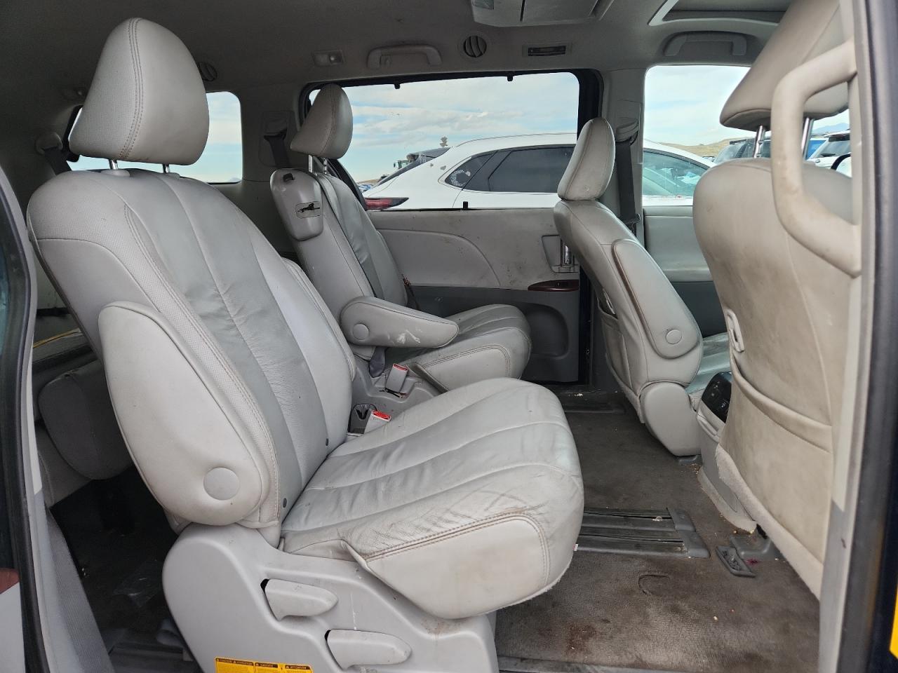 2011 Toyota Sienna Xle VIN: 5TDYK3DC4BS053562 Lot: 80666355