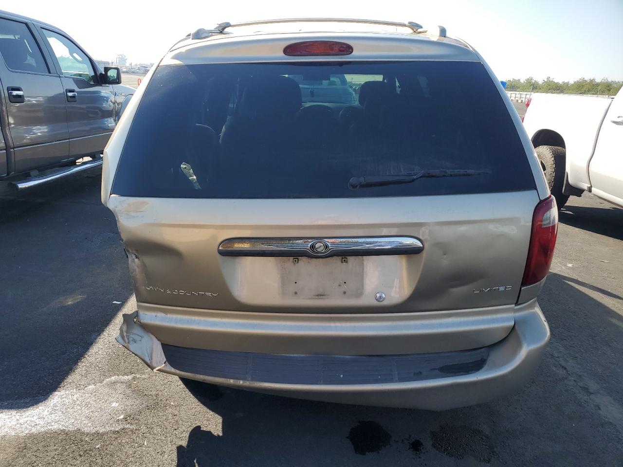 2003 Chrysler Town & Country Limited VIN: 2C8GP64L43R158528 Lot: 90536765