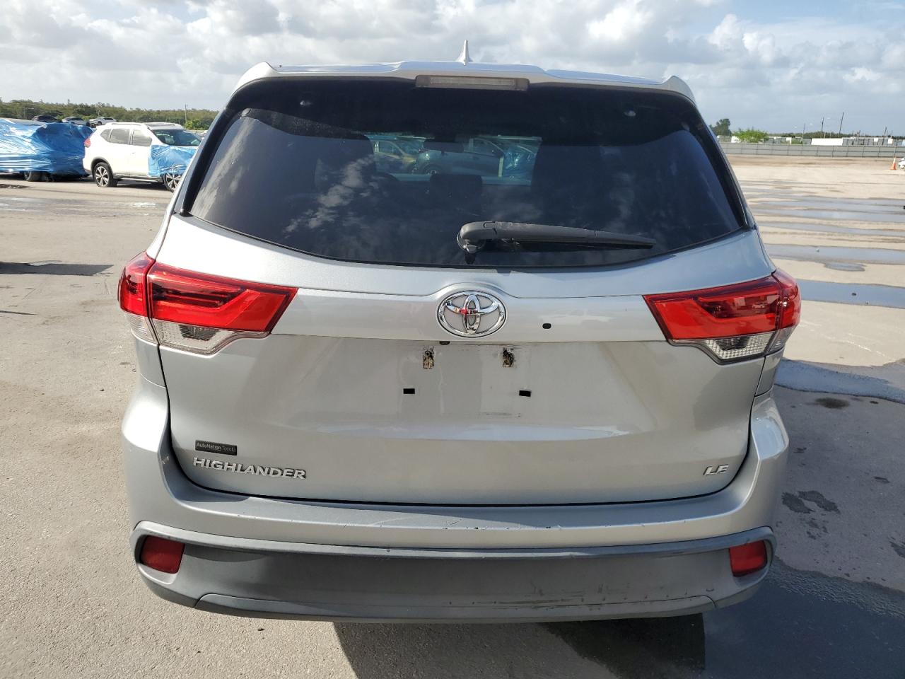 2017 Toyota Highlander Le VIN: 5TDZZRFH7HS209940 Lot: 81979635