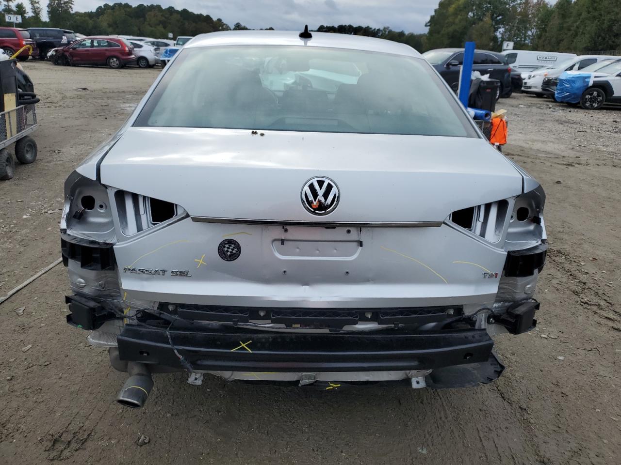 2017 Volkswagen Passat Sel Premium VIN: 1VWCT7A31HC049866 Lot: 82351605