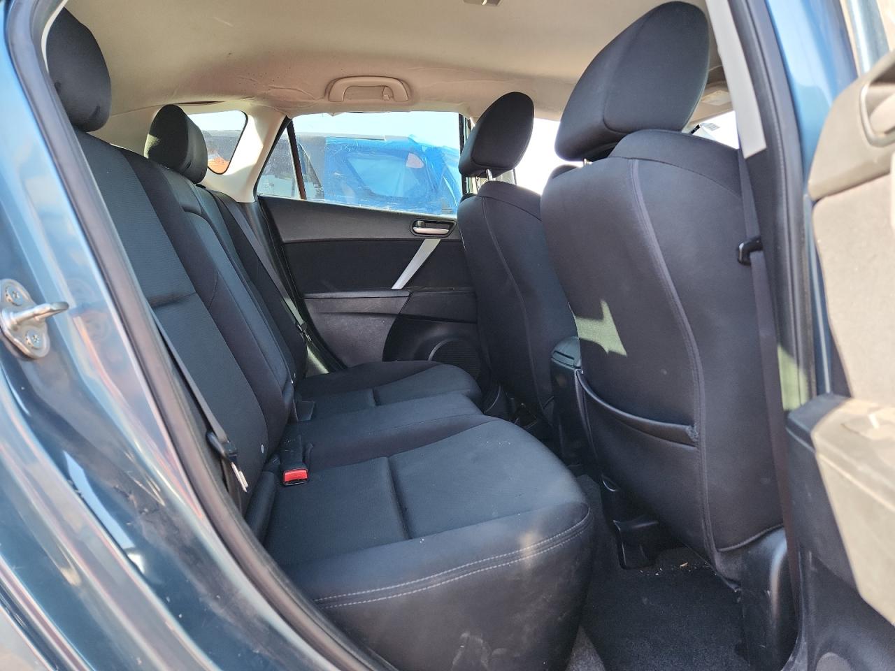 2011 Mazda 3 S VIN: JM1BL1K62B1394685 Lot: 85150255