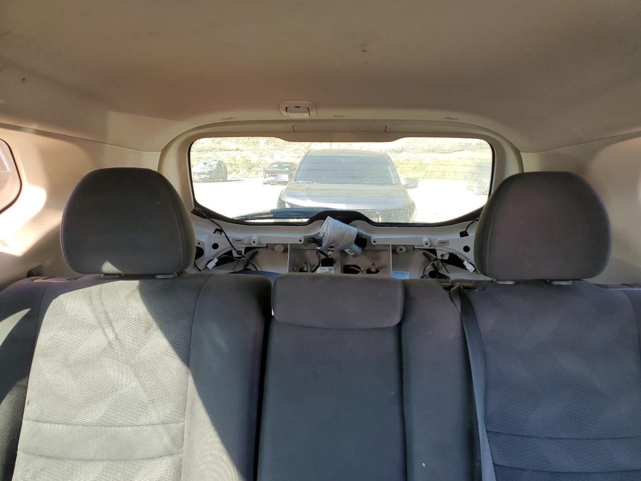 2015 Nissan Rogue S VIN: KNMAT2MV9FP537785 Lot: 84301665