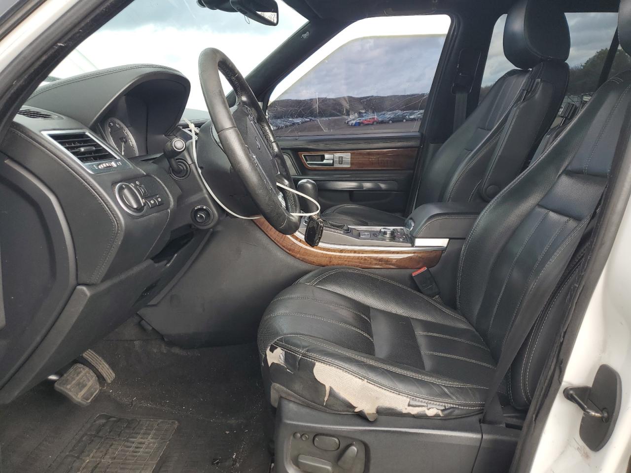 2011 Land Rover Range Rover Sport Lux VIN: SALSK2D42BA702791 Lot: 82389535