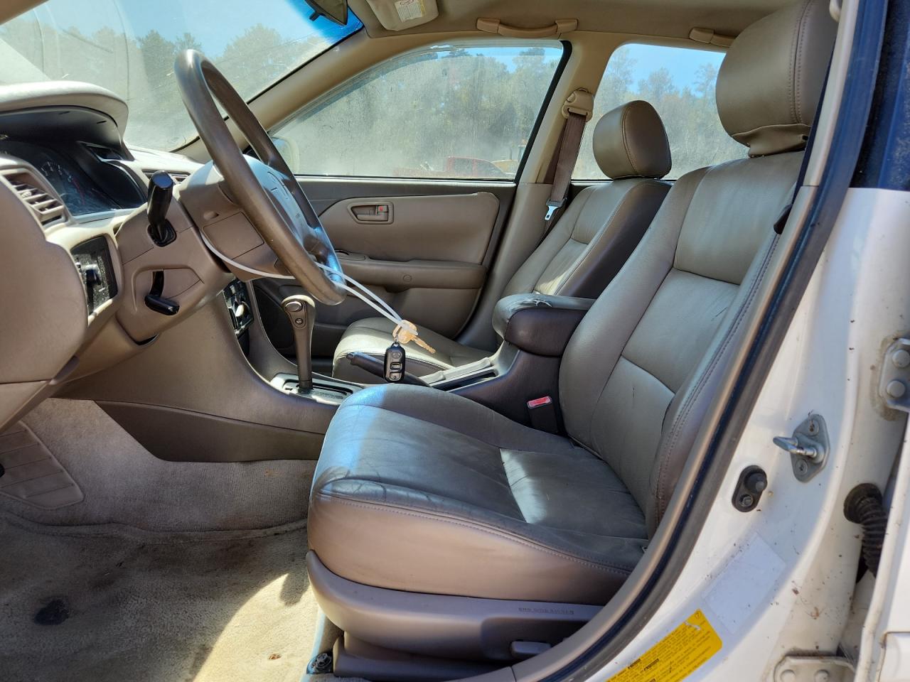 2000 Toyota Camry Le VIN: JT2BG28K1Y0513428 Lot: 82124915
