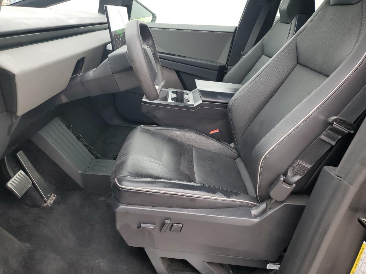 2024 Tesla Cybertruck VIN: 7G2CEHED1RA048818 Lot: 85850685