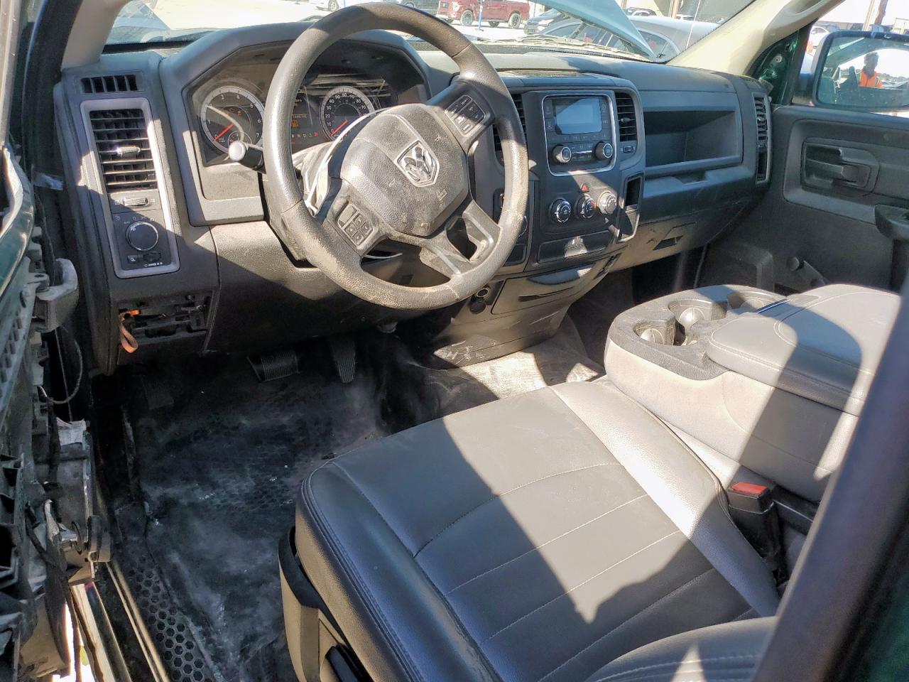 2019 Ram 1500 Classic Tradesman VIN: 3C6JR6DG5KG567069 Lot: 90722095