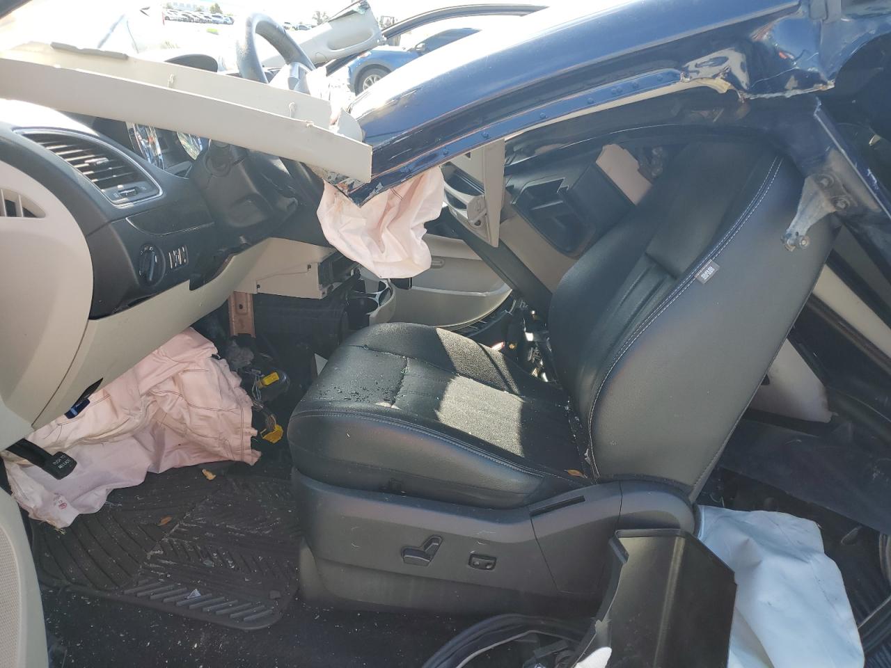 2016 Chrysler Town & Country Lx VIN: 2C4RC1AGXGR283118 Lot: 82309665