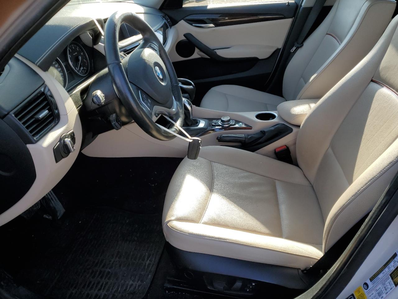 2015 BMW X1 xDrive28I VIN: WBAVL1C54FVY31133 Lot: 84803565