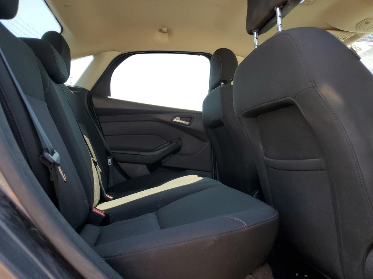 2018 Ford Focus Se VIN: 1FADP3F20JL226908 Lot: 82002675