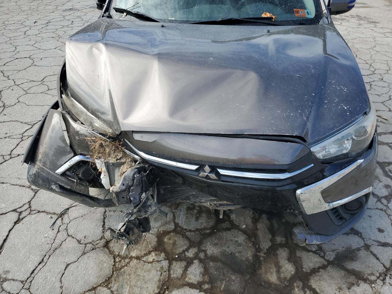 2018 Mitsubishi Outlander Sport Es VIN: JA4AR3AU3JZ028945 Lot: 84948745