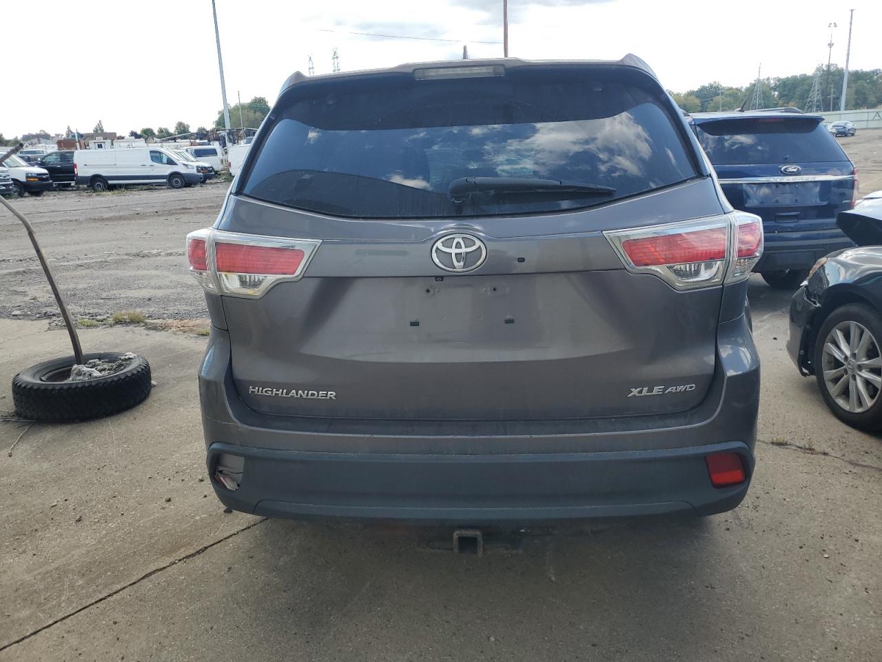 2015 Toyota Highlander Xle VIN: 5TDJKRFH8FS159998 Lot: 84944365
