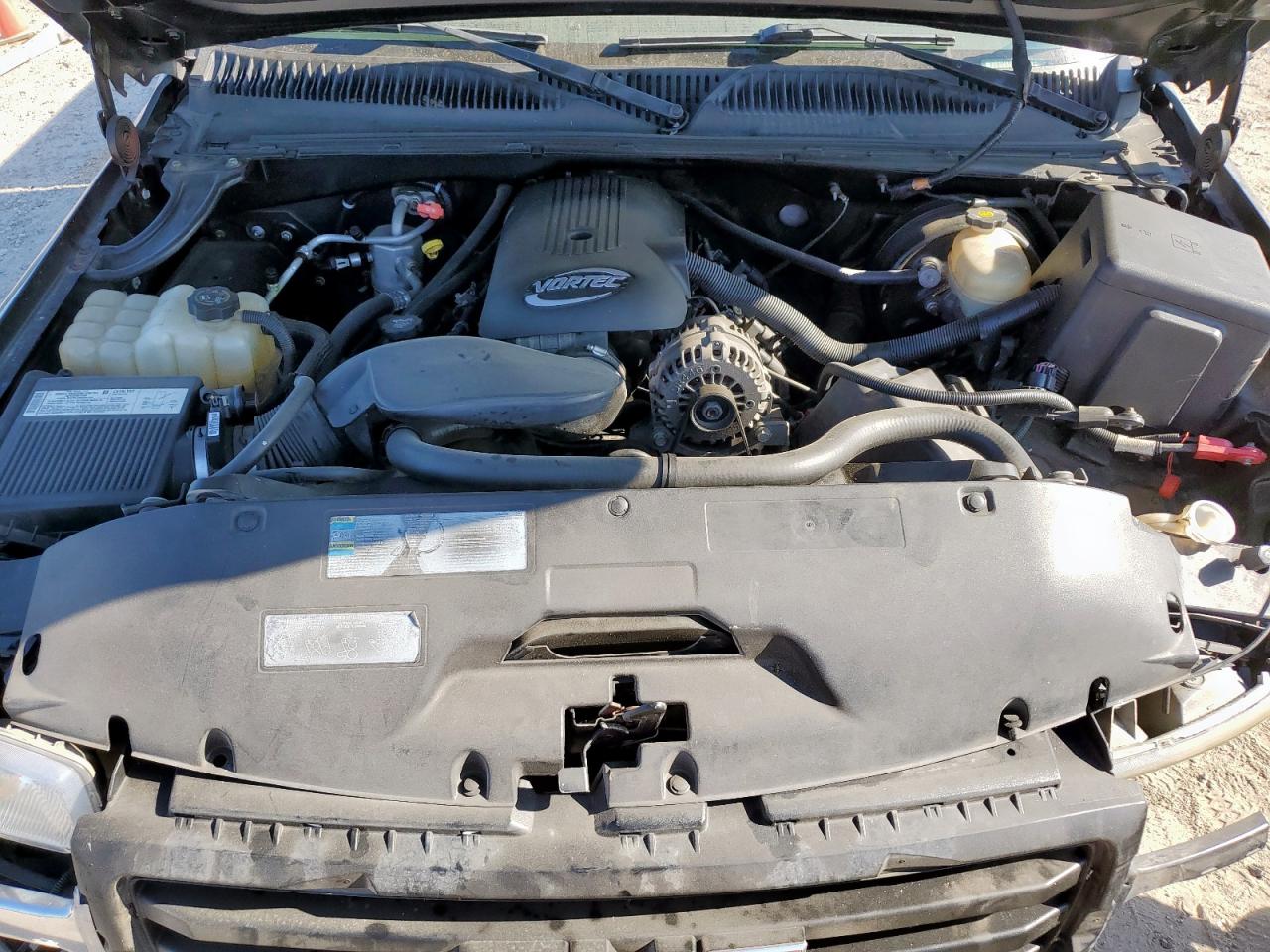 2005 GMC New Sierra C1500 VIN: 2GTEC13T951353941 Lot: 85594215