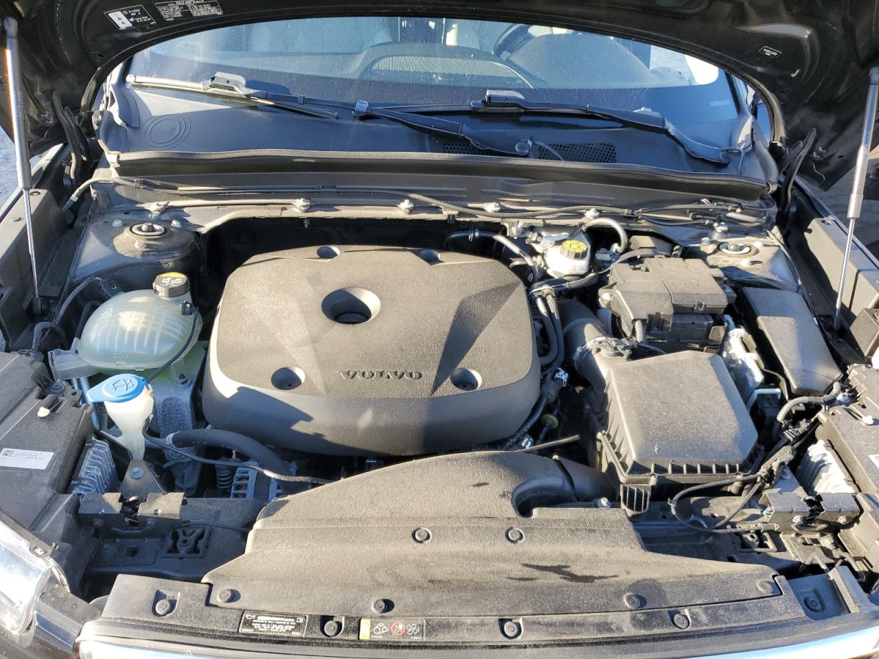 2020 Volvo Xc40 T5 Momentum VIN: YV4162UK2L2287602 Lot: 82746485