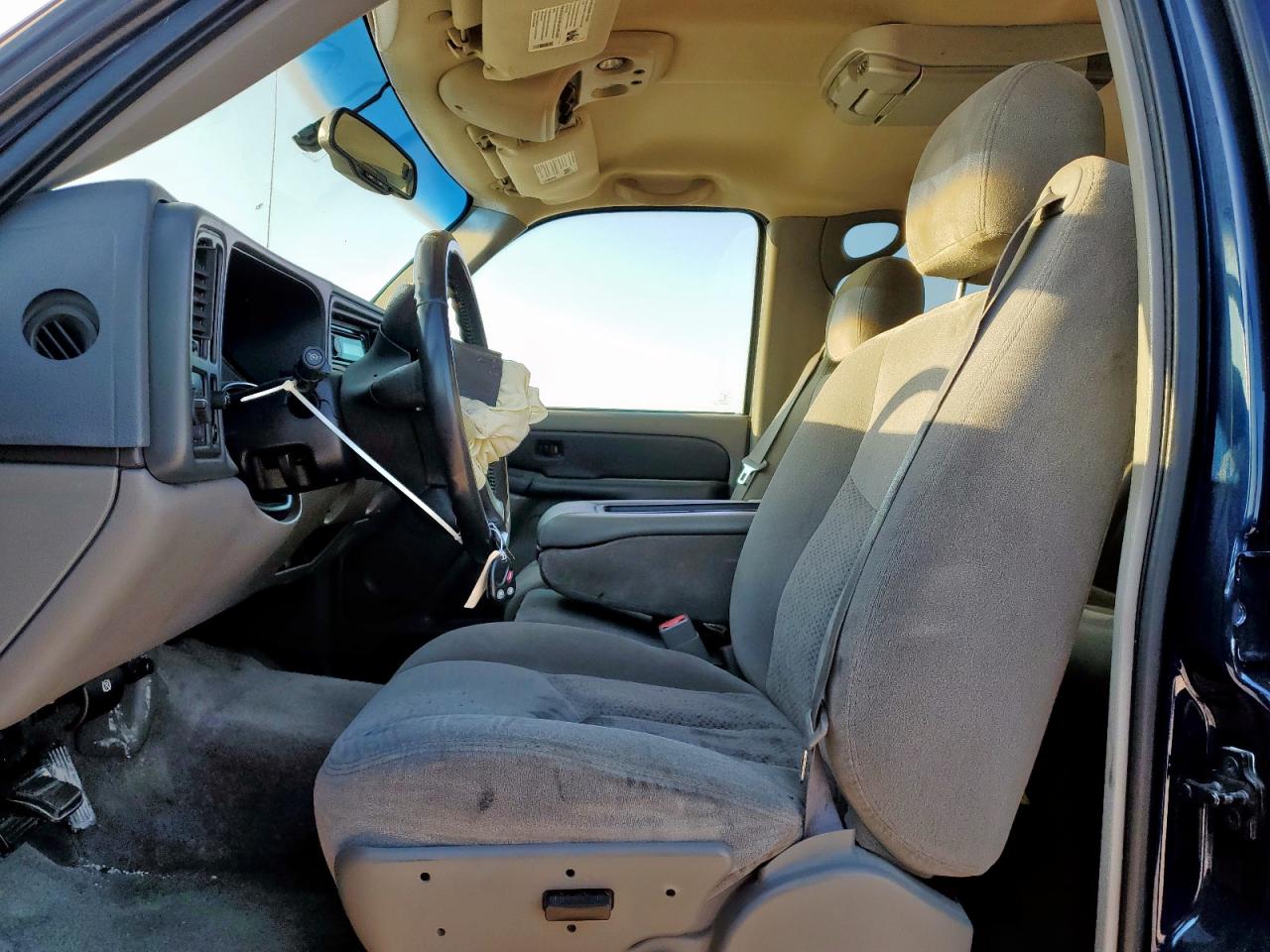 2003 Chevrolet Tahoe C1500 VIN: 1GNEC13Z13R237469 Lot: 82368935