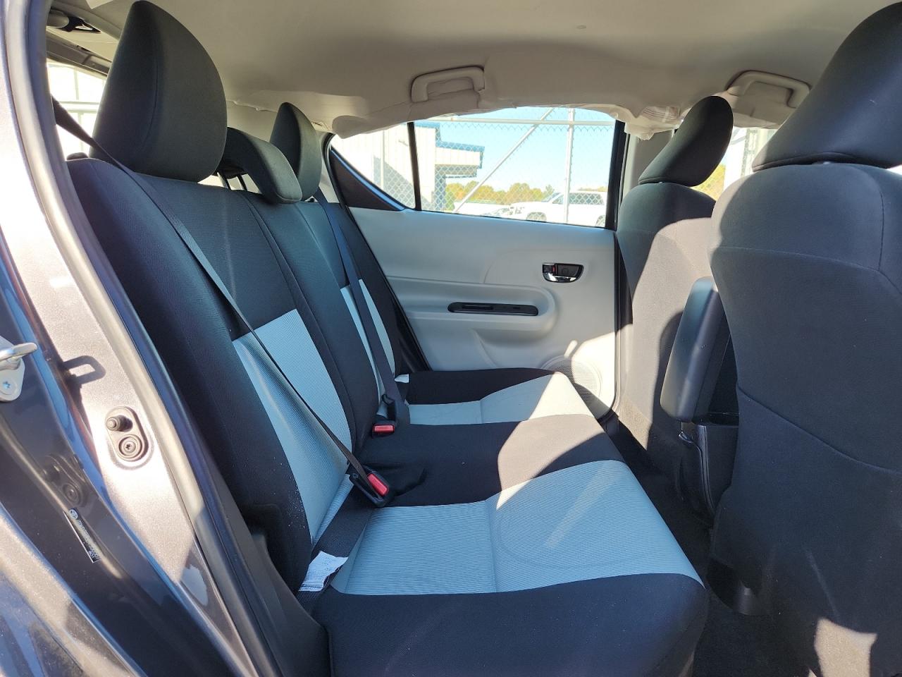 2013 Toyota Prius C VIN: JTDKDTB35D1556567 Lot: 89633185