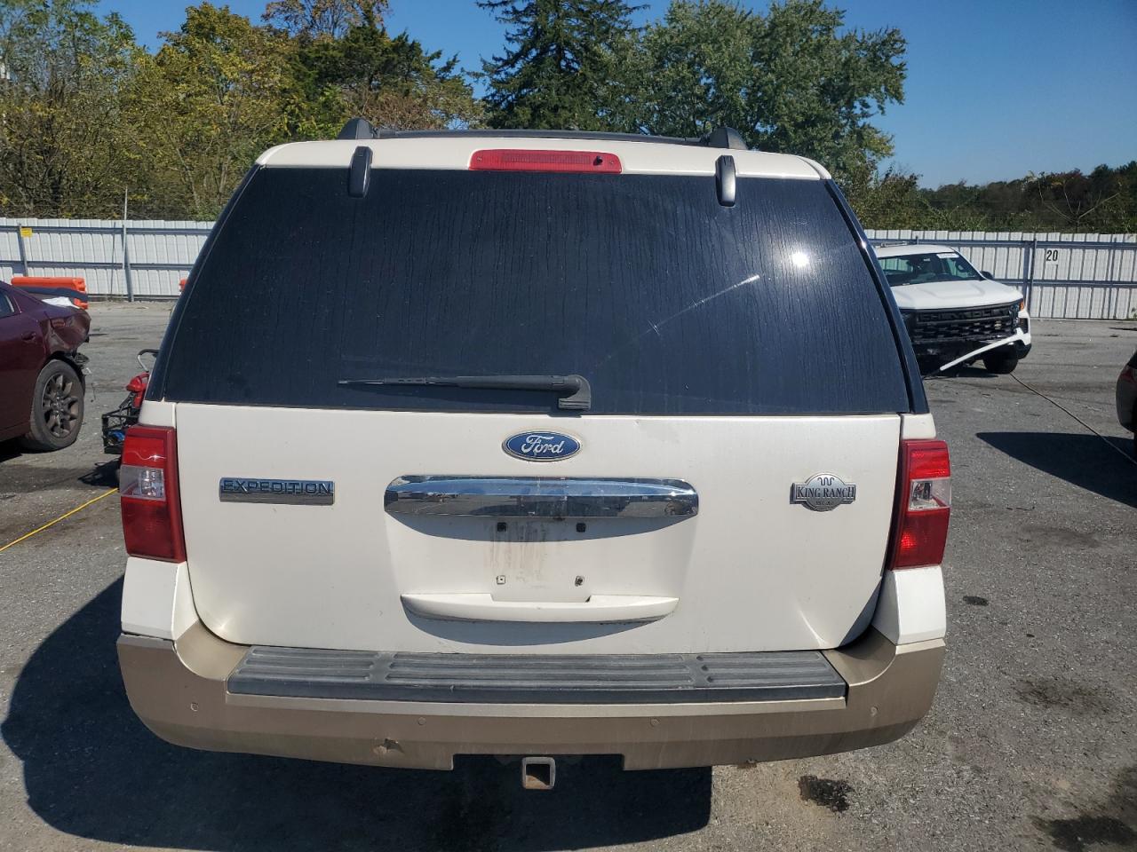 2011 Ford Expedition Xlt VIN: 1FMJU1J51BEF06544 Lot: 85472625