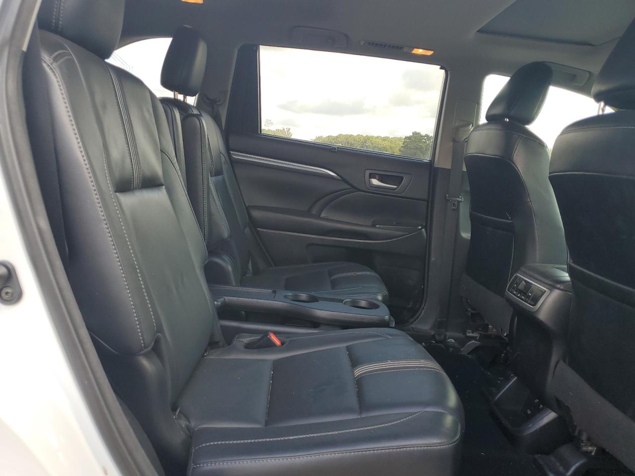 2018 Toyota Highlander Se VIN: 5TDKZRFH8JS547886 Lot: 82223535