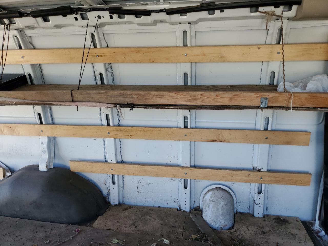 2022 Chevrolet Express 2500 Utility / Service Van VIN: 1GCWGAFP7N1213092 Lot: 85419075