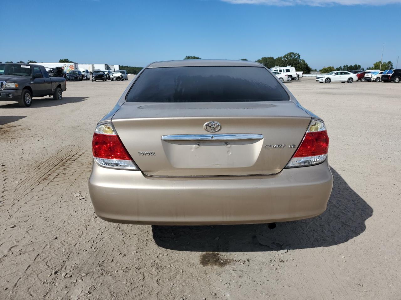 2005 Toyota Camry Le VIN: 4T1BE32K75U103812 Lot: 84556275