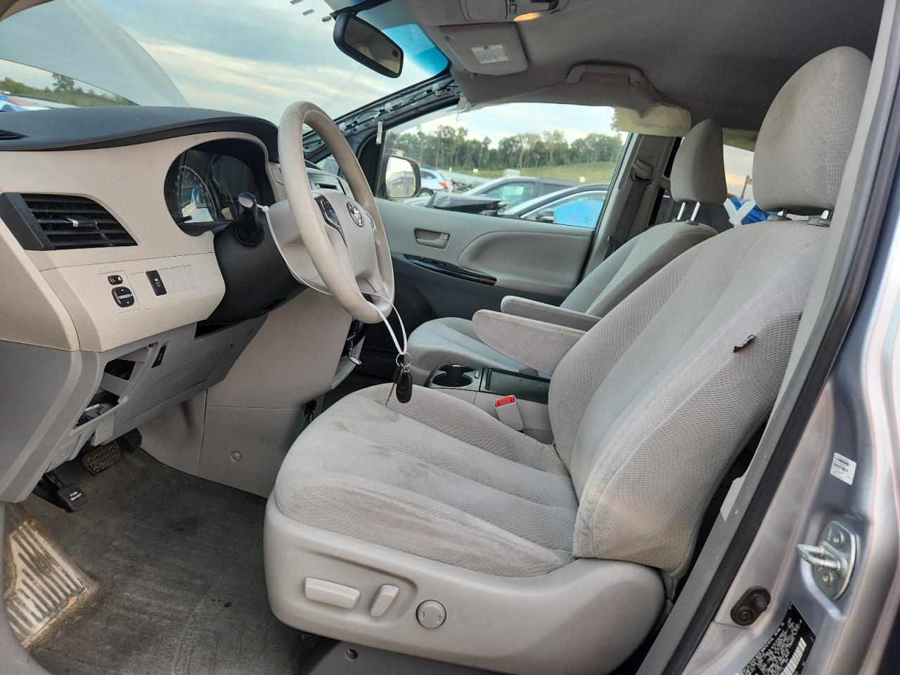 2014 Toyota Sienna Le VIN: 5TDKK3DC1ES421173 Lot: 84768045