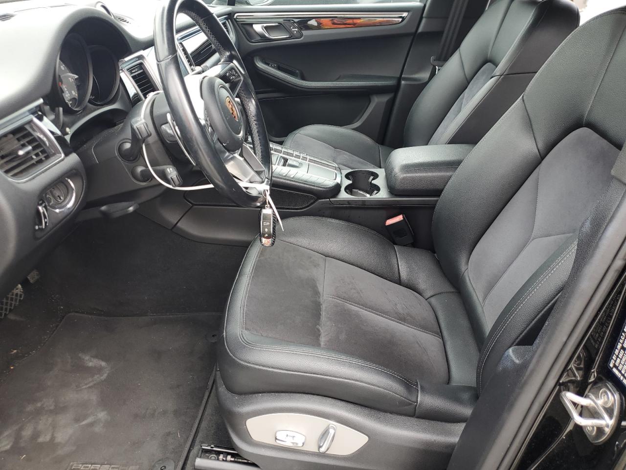 2018 Porsche Macan S VIN: WP1AB2A50JLB34977 Lot: 85163015