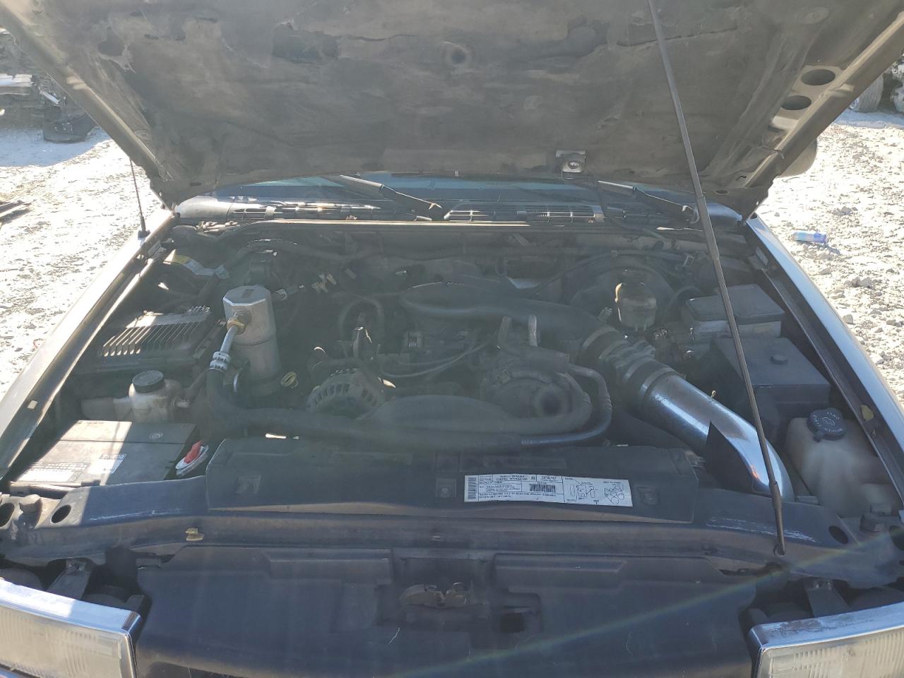 2000 Chevrolet Blazer VIN: 1GNCS13W4Y2237627 Lot: 85003035