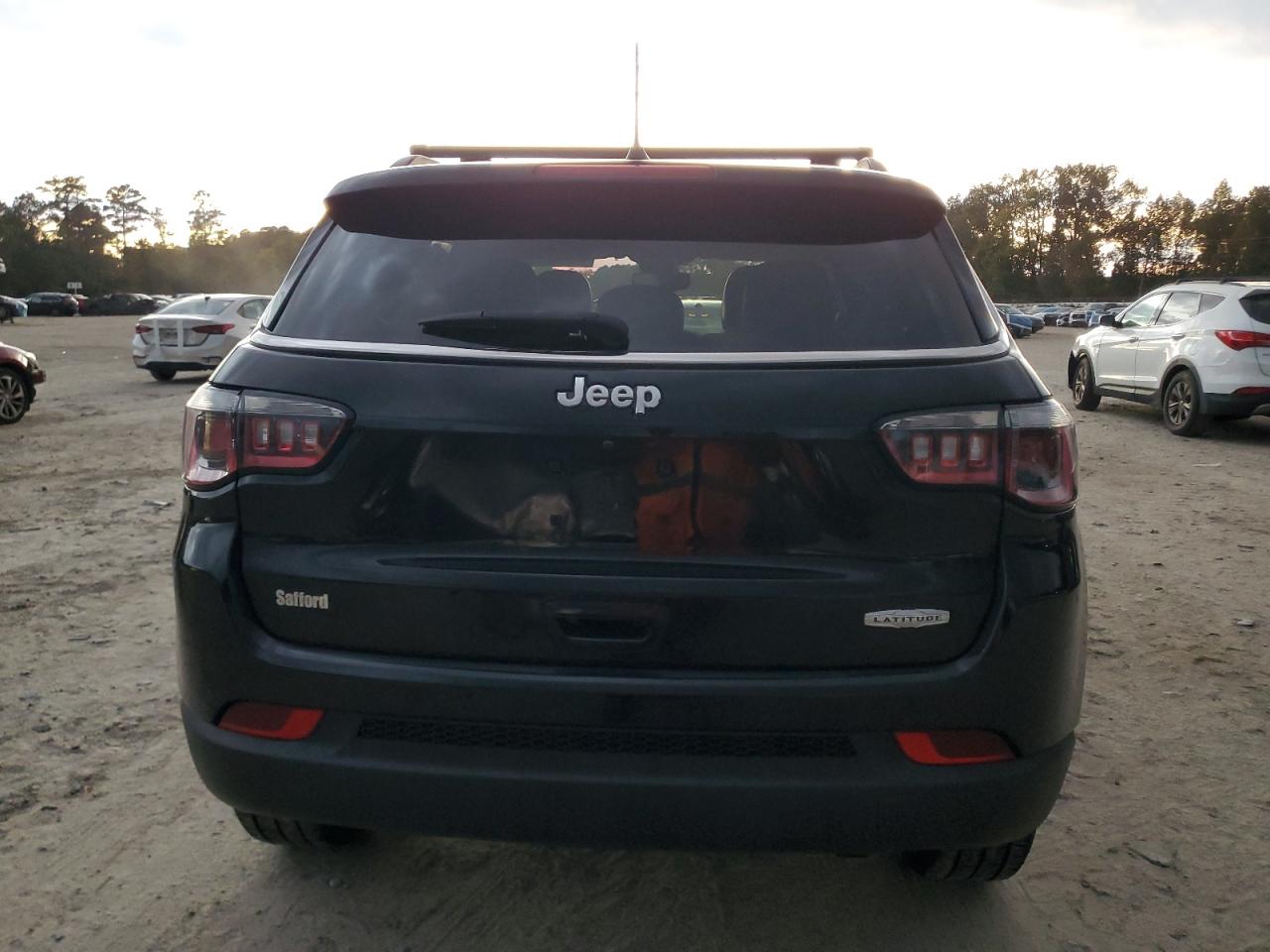 2018 Jeep Compass Latitude VIN: 3C4NJCBB9JT194468 Lot: 85858235