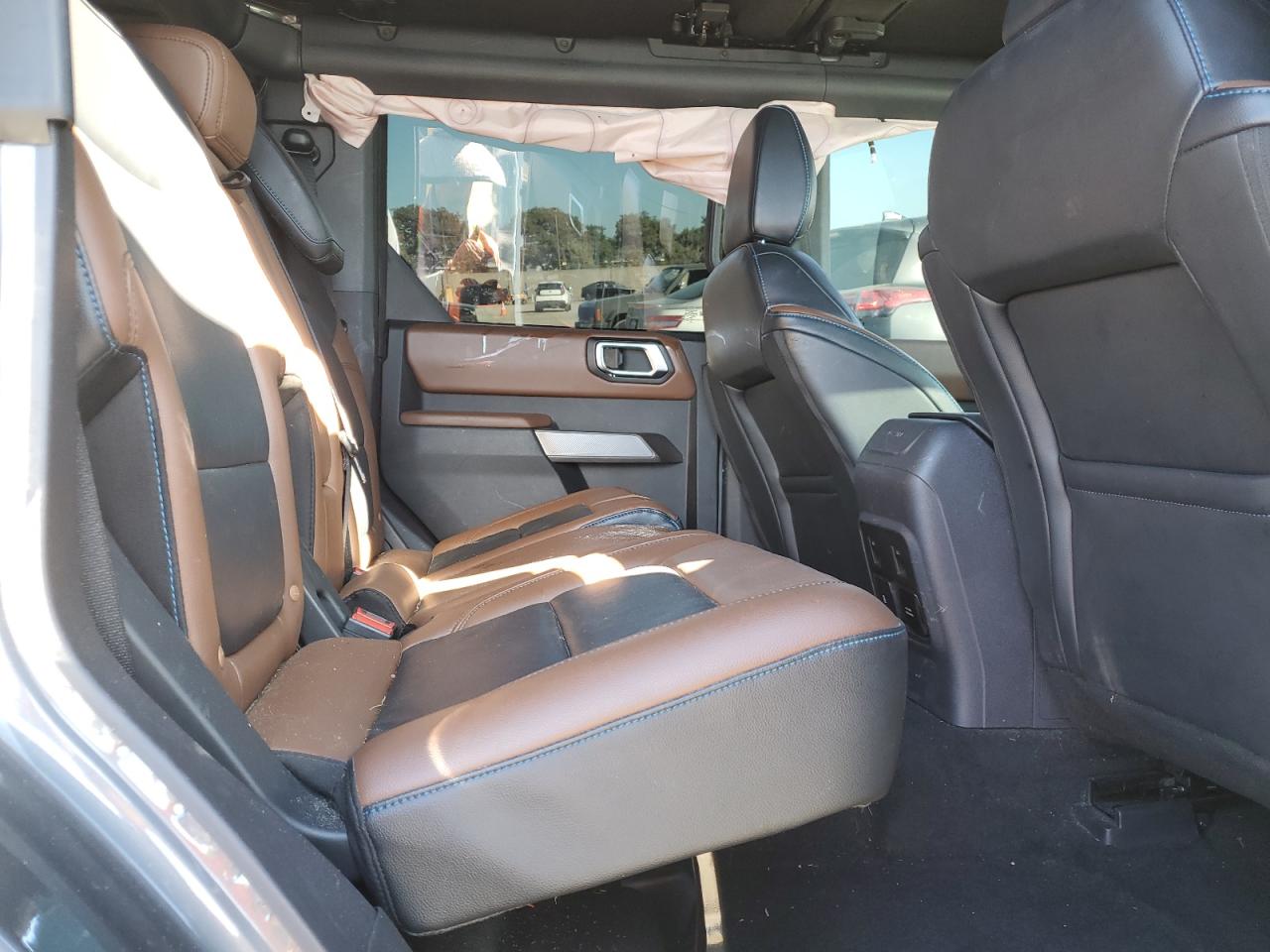 2022 Ford Bronco Base VIN: 1FMDE5DH1NLB10136 Lot: 84986265