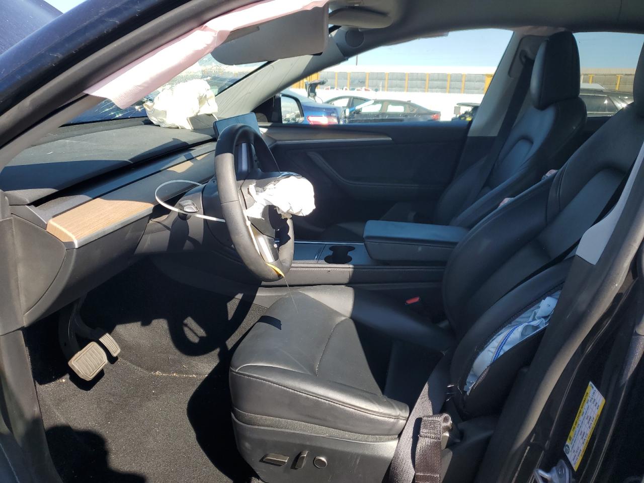 2024 Tesla Model Y VIN: 7SAYGDEE8RA237666 Lot: 85917075