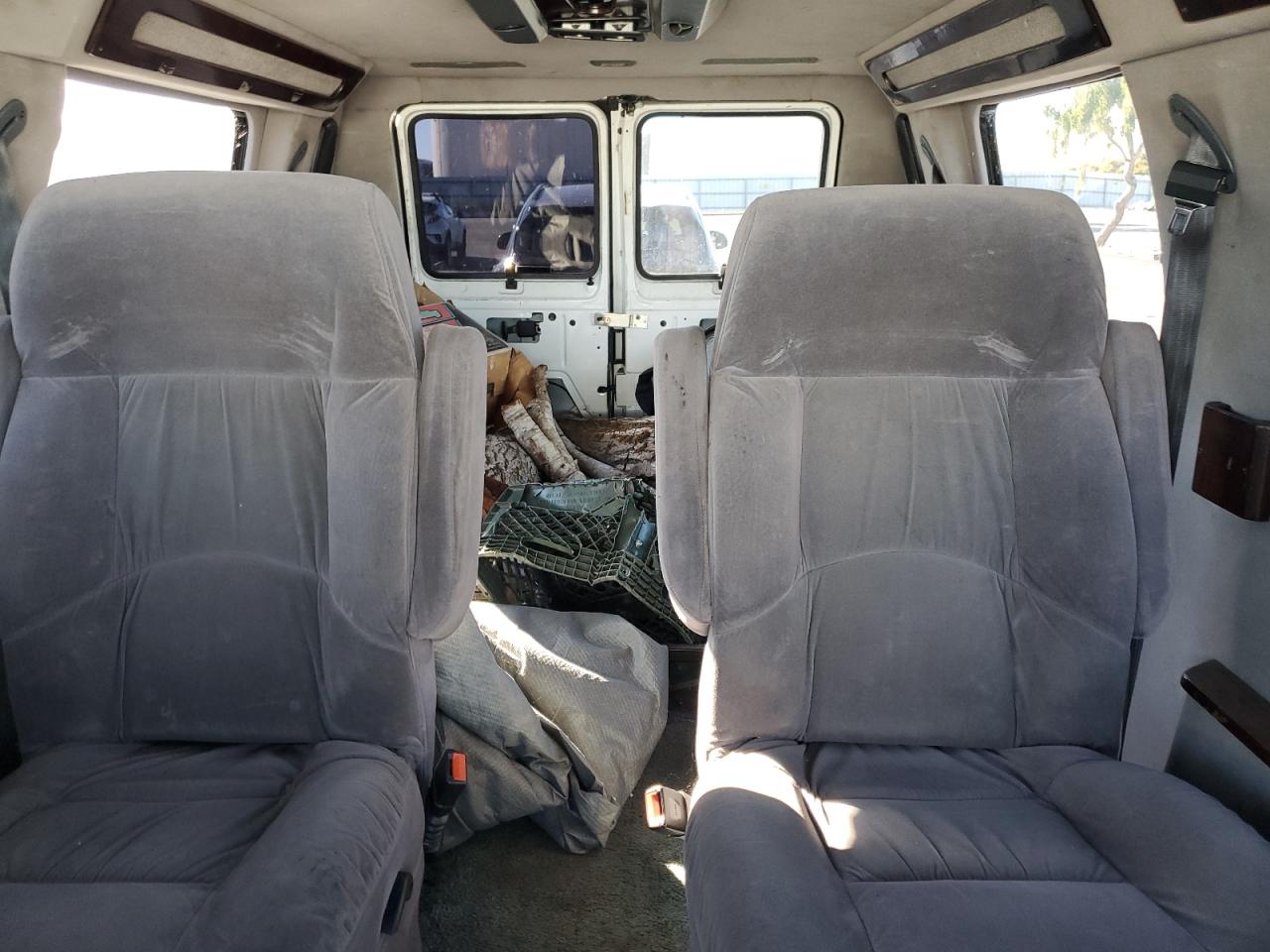 2000 Dodge Ram Van B1500 VIN: 2B6HB11Y6YK129382 Lot: 89992475